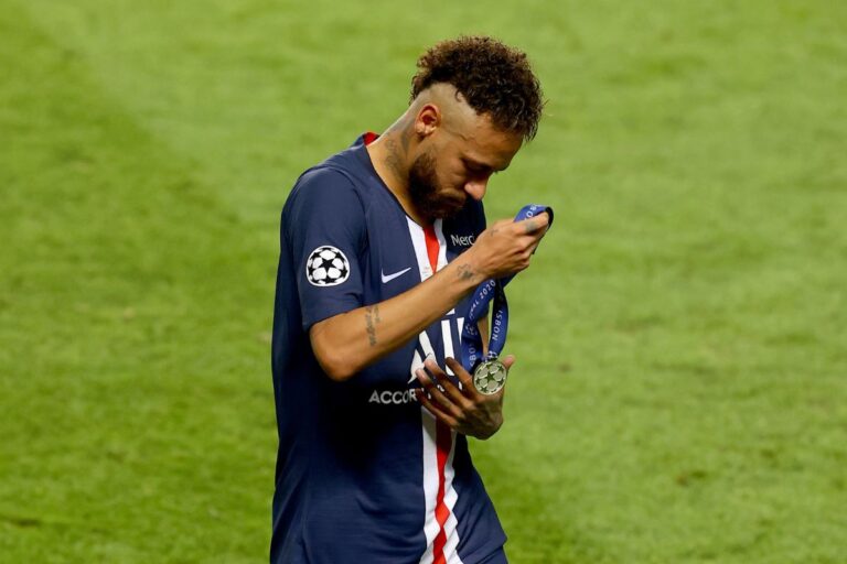 Infortunio Neymar quando torna: tempi di recupero