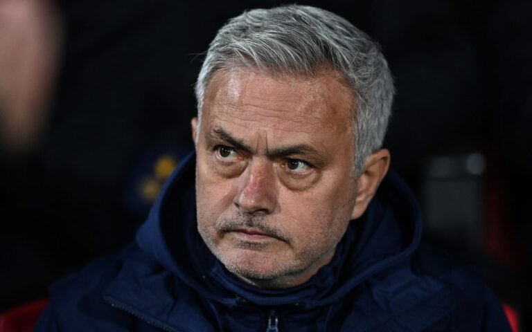Mourinho ci sarà contro la Juve: perché non è più squalificato?