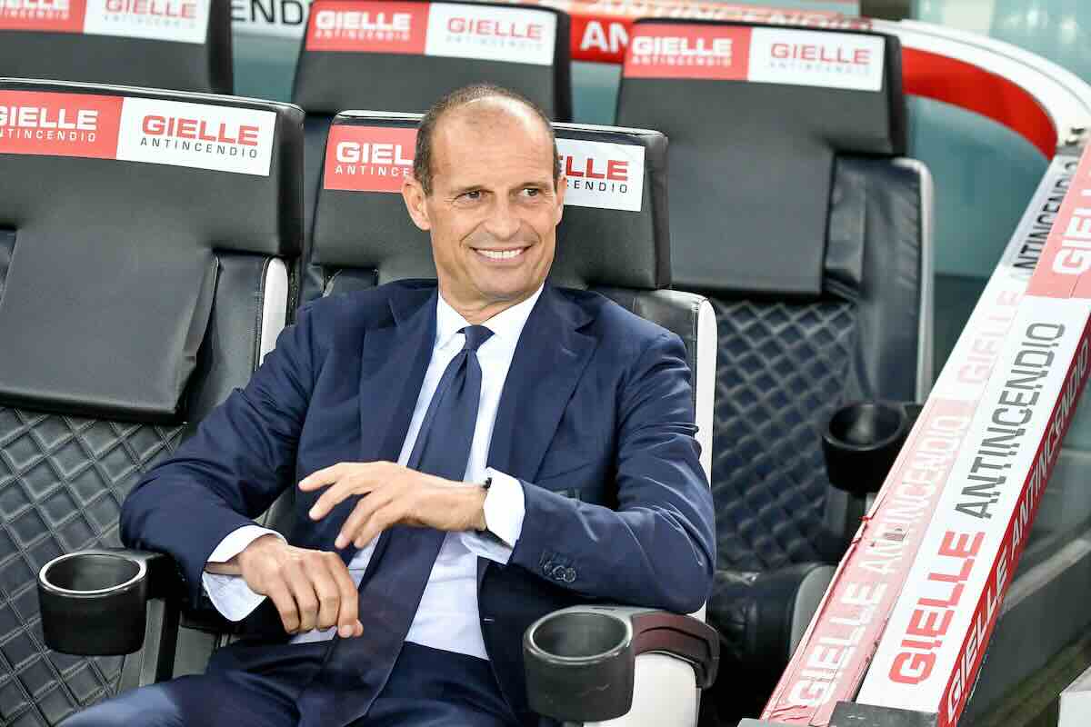 Allegri seduto in panchina