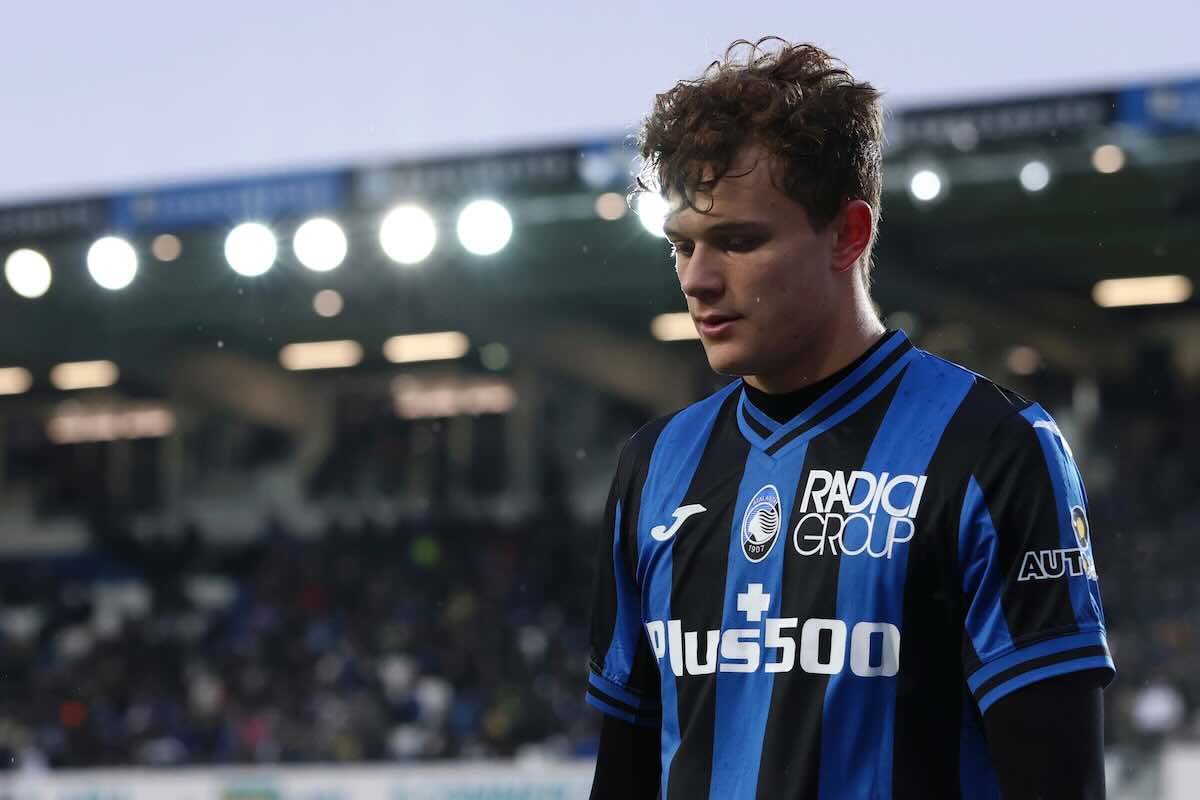 Scalvini mentre esce dal campo