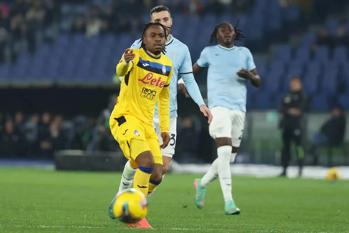 Ademola Lookman in azione