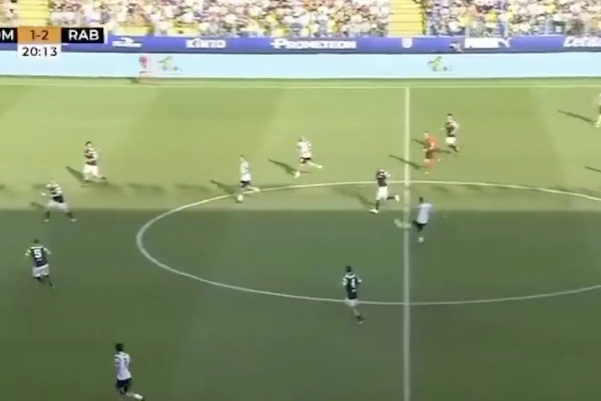 Il gol di Totti da centrocampo