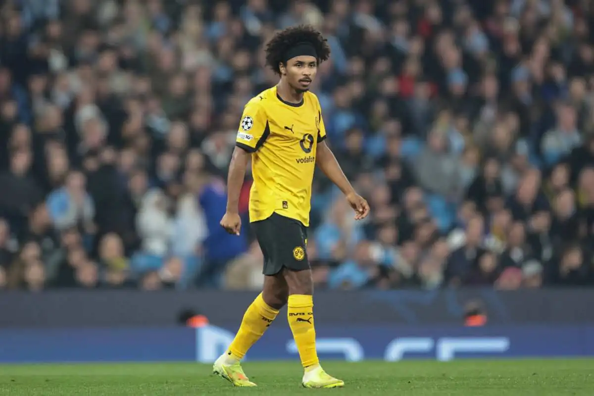 Karim Adeyemi con la maglia del Borussia Dortmund